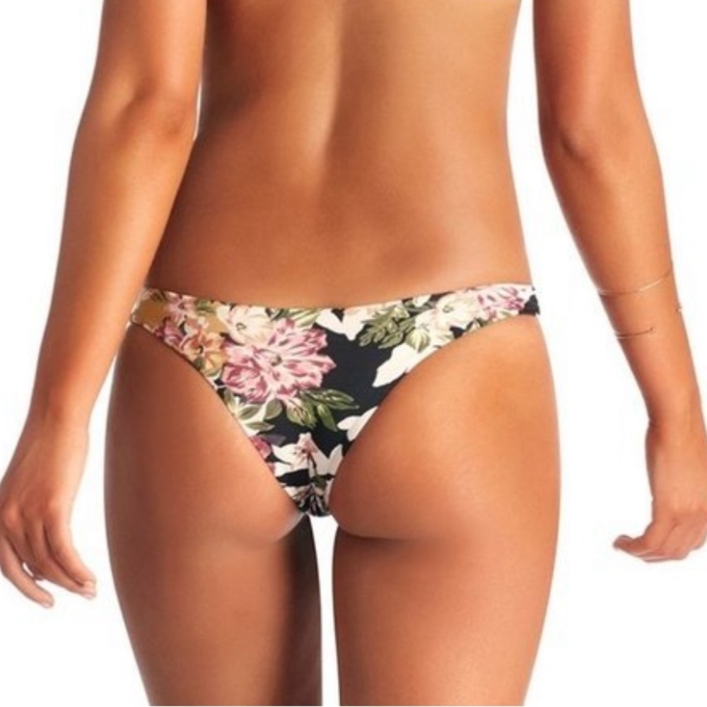 NWT VITAMIN A SWIM BLACK FLORAL AMBROSIA 'ROSIE' CHEEKY BIKINI BOTTOM Size 10/L